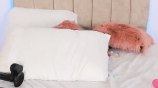 Curvy Babe Enjoys Her Tight Cunt Fucked
