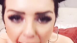 Dildo and Sex Vibrator in this Hottie Woman Holes