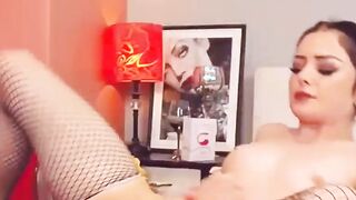 Dildo and Sex Vibrator in this Hottie Woman Holes