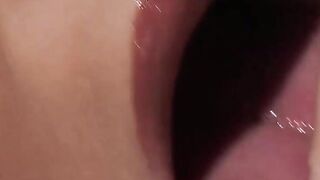 Cute skinny bimbos fucks her tight asshole with a massive