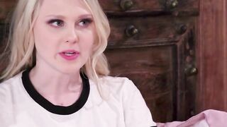 Blonde has 1st lesbian sex with stepsis