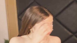 Passionately Cam Babe Fuck Her Pussy