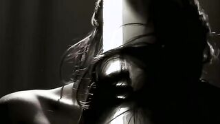 Hottie naked dark hair fingerbangs herself to an insane orgasm