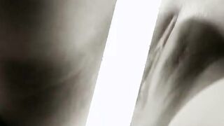 Hottie naked dark hair fingerbangs herself to an insane orgasm