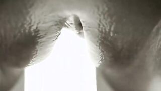 Hottie naked dark hair fingerbangs herself to an insane orgasm