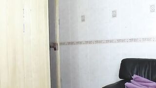 goddess Cutie tests a sex toy on her tunnel