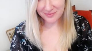 Sweet Blonde Naturally Stunning Sexy Performance