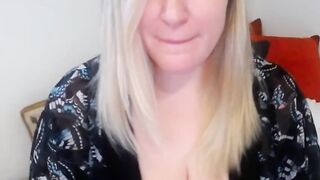 Sweet Blonde Naturally Stunning Sexy Performance