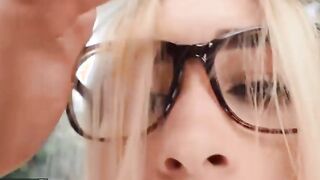 Mofos - Blonde sexy Delilah Day Fucks her Roomate Charles Dera into POV
