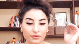 Seducing Brunette Gentle Seductive Show