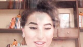 Seducing Brunette Gentle Seductive Show