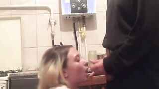 Tattooed Blonde Bombshell gives an Stunning Beauty Oral Sex