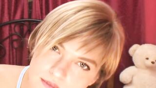 Naughty Blonde Juicy Online Webcam Show
