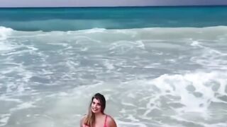 De Rankin Amateur Plays With Tits & Ass