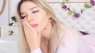 Horny Blonde Very Nice Teasing Live