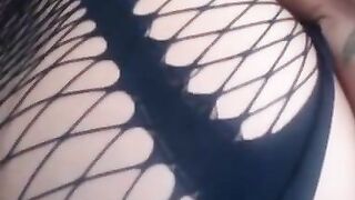Hot Babe with big ass masturbates and fingering herself