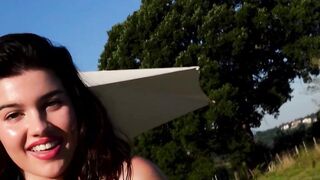 Big booty teen model shows hot body