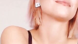 Seductive Blonde Sexy Display Webcam Show