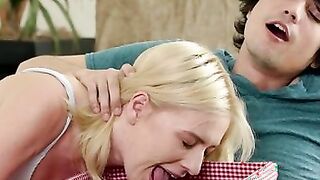 I Took My Stepsister On A Picnic - S18:E3
