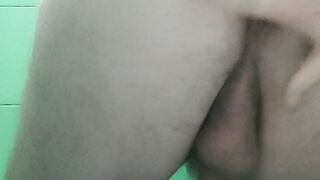 VID_108 masturbare bagat deget in fund 02(4 min)