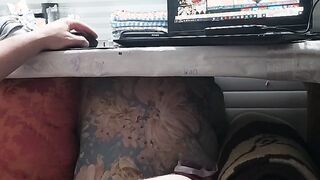 VID_112 ma masturbez uitandu-ma la un video cu mine(4 min)
