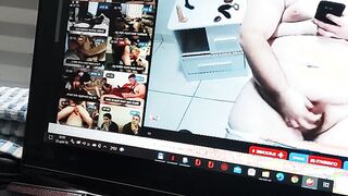 VID_112 ma masturbez uitandu-ma la un video cu mine(4 min)