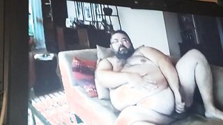 VID_113 ma masturbez uitandu-ma la alti barbati cum se masturbeaza  pe net(3 min)