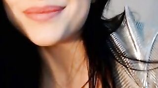 Amazing Chick fingerfucking herself and loving it