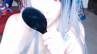 Asian Babe Showcasing Sexy Physique Live