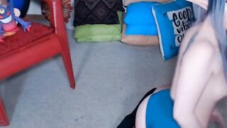 Asian Babe Showcasing Sexy Physique Live