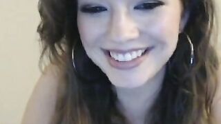 Hot Chick sucks and fucks a dildo