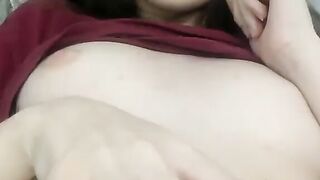 Amateur cam model fingers her tight pussy