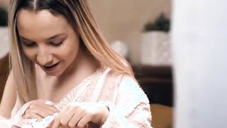 21Sextury Tiffany Tatum and Mona Blue Make Scissoring and Finger Fuck Look SO