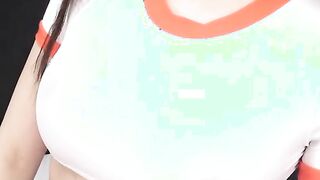 Hitomi Kanzaki is back and shows us her oral sex skillz