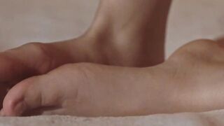 Cute teenie rips her pantyhose open and masturbates to an orgasm