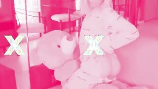 Erotic Friends Kobi And Gina Can't Resist Their Bodies
