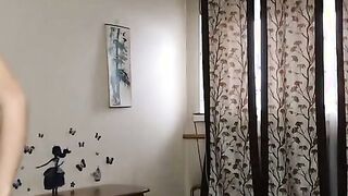 Hot Chick loves masturbating with her dildo