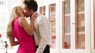 VIXEN Insatiable Blonde sexy Jaylah seduces a married man