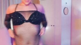 Super Cunt With Mouth Toys her Booty and Snatch