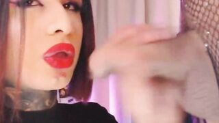 Redhead Tranny Sucking Thick Cock