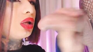 Redhead Tranny Sucking Thick Cock