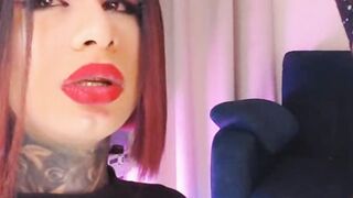 Redhead Tranny Sucking Thick Cock