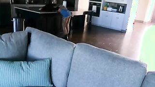 Cryptobillionaire Gives creampie to her girl