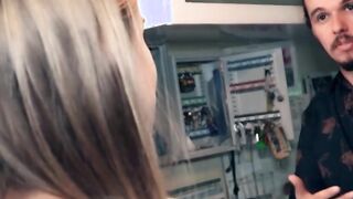 HORNYHOSTEL - HORNY WOMEN TIFFANY TATUM GETTING RAILED BY MUSCULAR BRO - LETSDOEIT