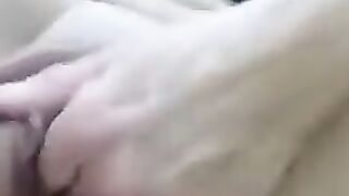 Hot Teen fingering her wet pussy on webcam