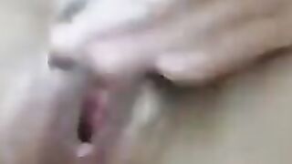 Hot Teen fingering her wet pussy on webcam