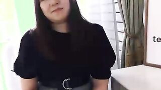 College Girl Miki Sakashita is with us today showing us her juicy ass