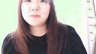 College Girl Miki Sakashita is with us today showing us her juicy ass
