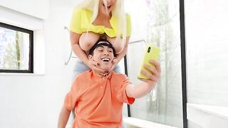 Brazzers - Jordi Stumbles upon Blondie Fesser & her Dirty Hobby & she Decides to Boned his Gigantic Penis