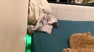 Cryptobillionaire playing with new tinder chick